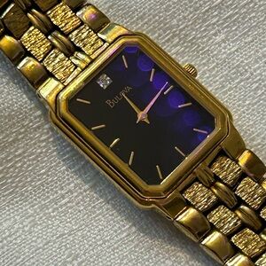 Vintage Bulova Gold Tone Nugget Style Dress Watch